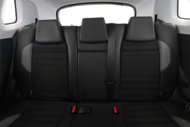 Peugeot 2008 image 8