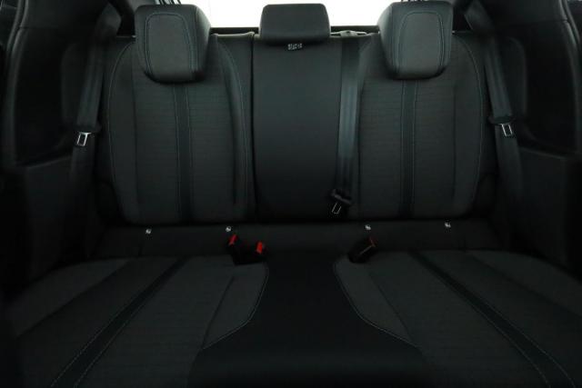 Peugeot 208 image 8