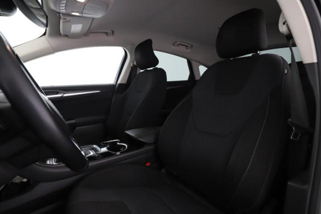 Ford Mondeo image 7