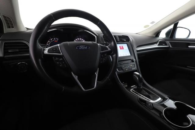 Ford Mondeo image 2