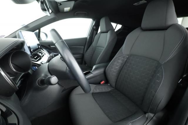 Toyota C-Hr image 5