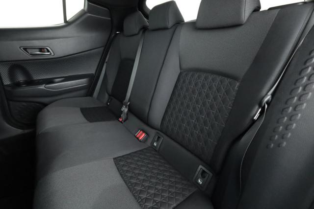 Toyota C-Hr image 9