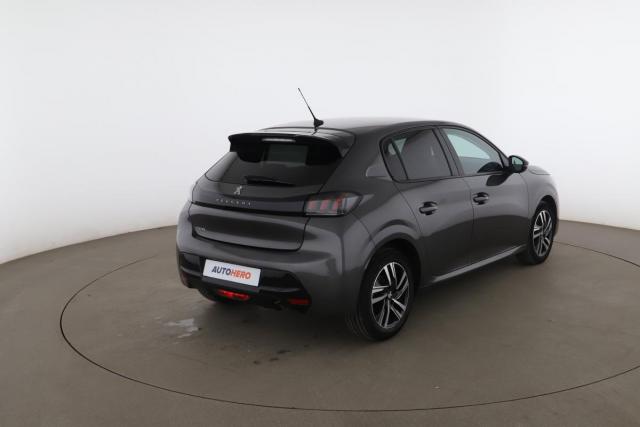 Peugeot 208 image 2