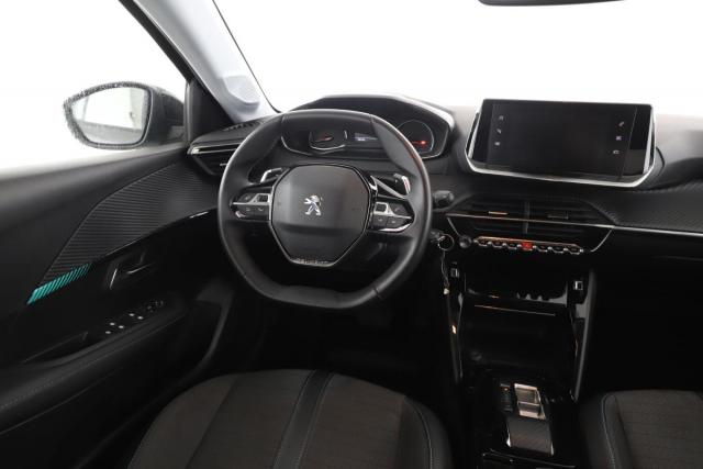 Peugeot 208 image 9
