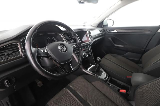 Volkswagen T-Roc image 8