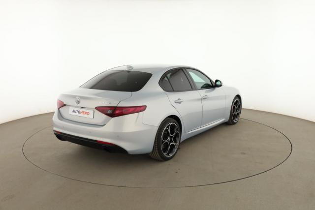 Alfa Romeo Giulia image 8