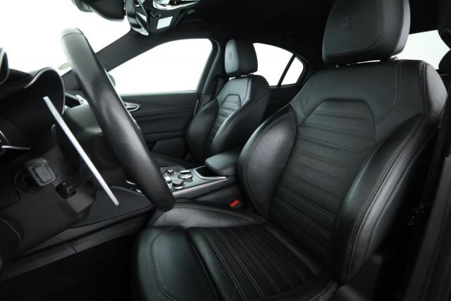Alfa Romeo Giulia image 5