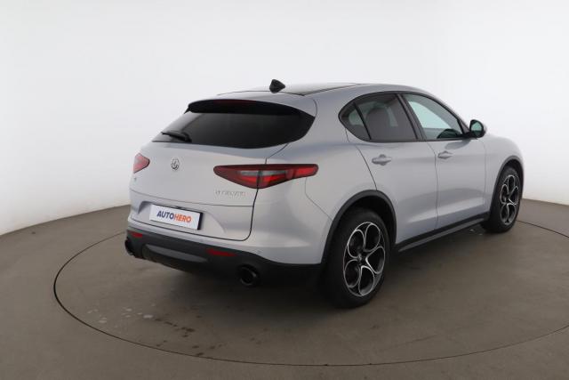 Alfa Romeo Stelvio image 3