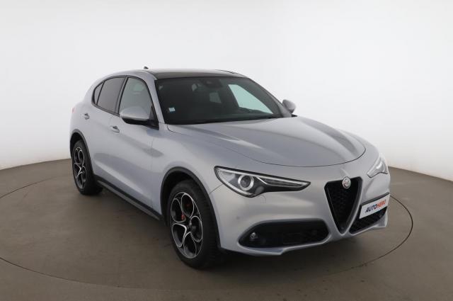 Alfa Romeo Stelvio image 9