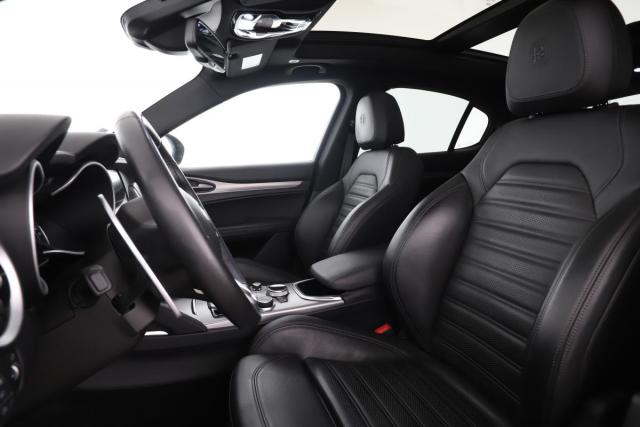 Alfa Romeo Stelvio image 1