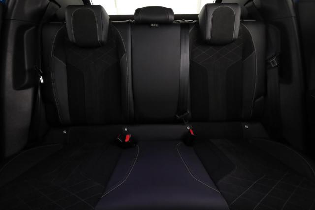 Peugeot 2008 image 8