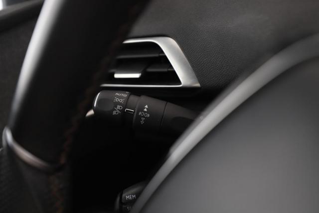 Peugeot 3008 image 8