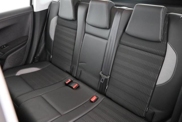 Peugeot 2008 image 2