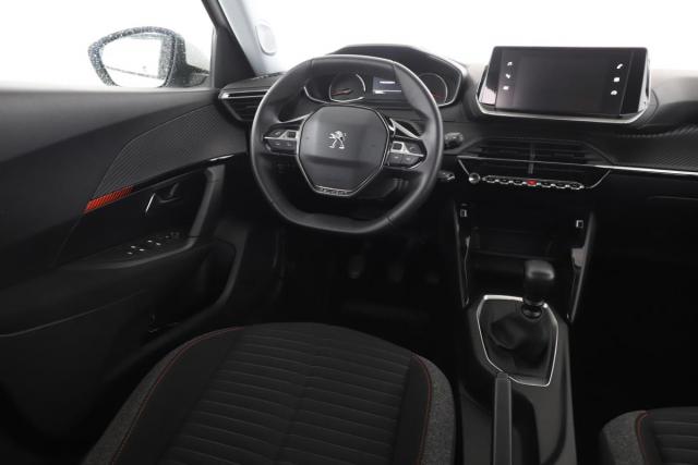 Peugeot 2008 image 8