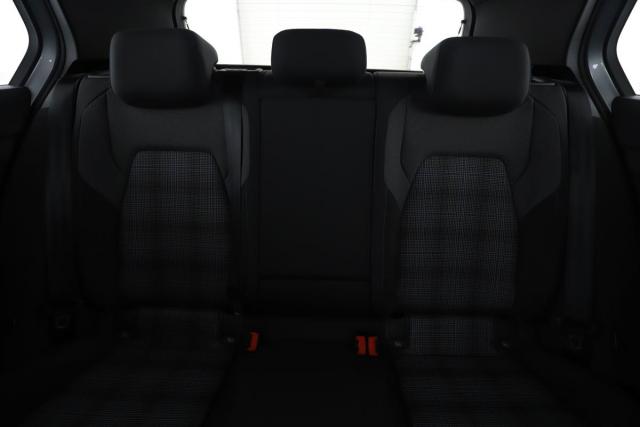 Volkswagen Golf image 2