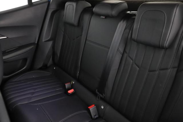 Peugeot 2008 image 7