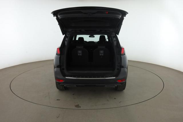 Peugeot 5008 image 1