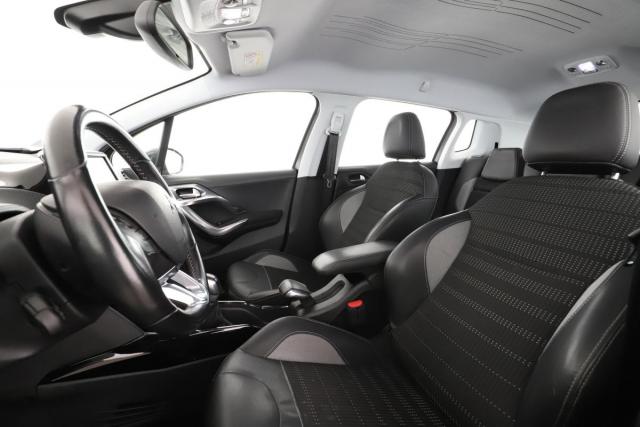 Peugeot 2008 image 1