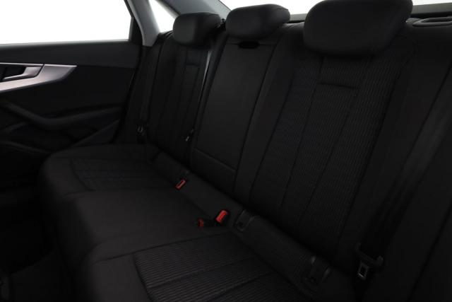 Audi A4 image 8