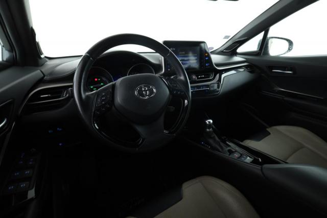 Toyota C-Hr image 1