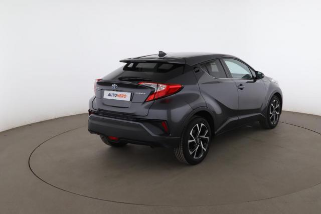 Toyota C-Hr image 2