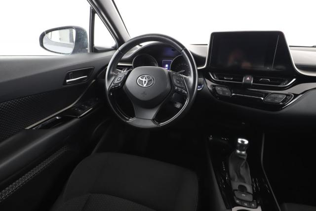 Toyota C-Hr image 6