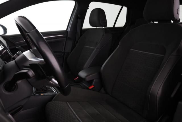 Volkswagen Golf image 9