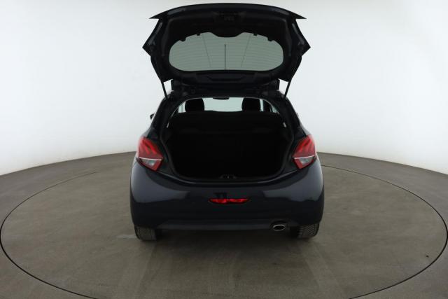 Peugeot 208 image 2