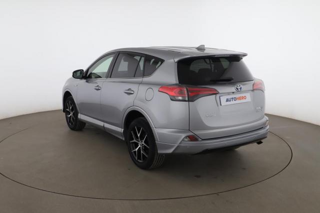 Toyota Rav4 image 2
