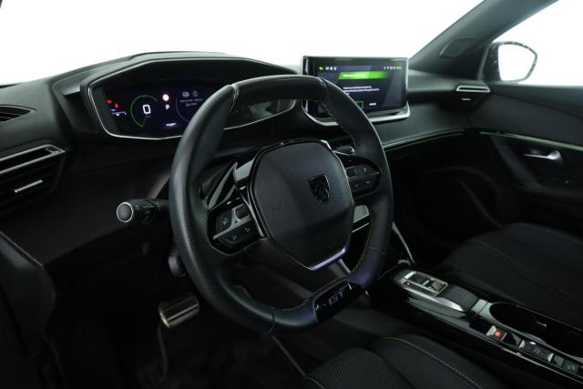 Peugeot 2008 image 8
