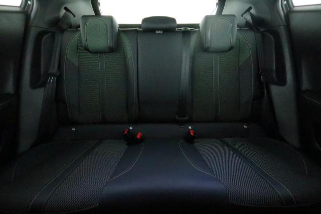 Peugeot 2008 image 3