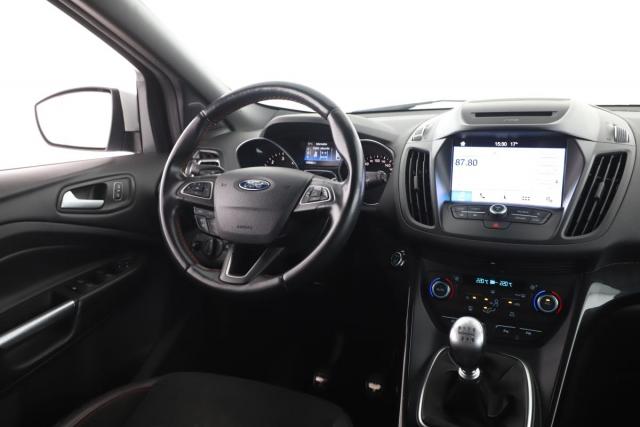 Ford Kuga image 1