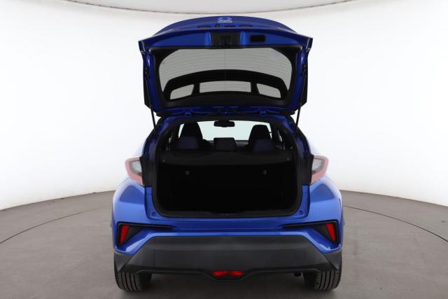 Toyota C-Hr image 2