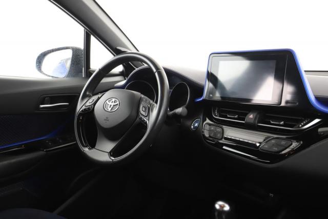 Toyota C-Hr image 8
