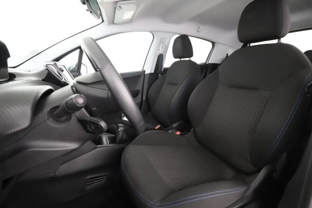 Peugeot 208 image 7