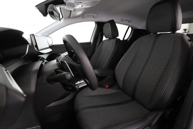 Peugeot 208 image 7