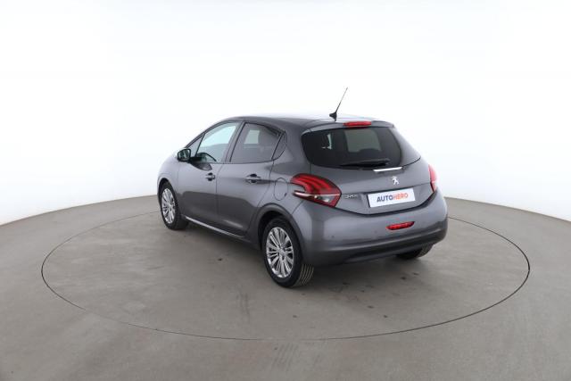 Peugeot 208 image 1