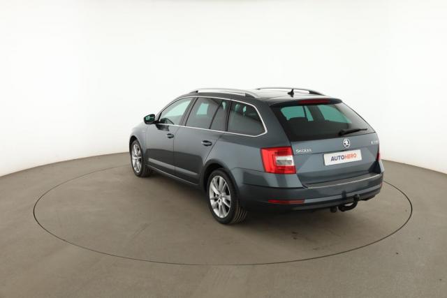 Skoda Octavia image 7