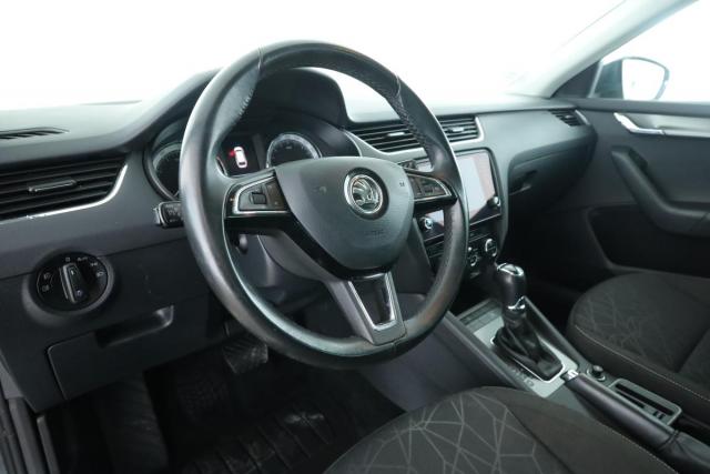 Skoda Octavia image 2