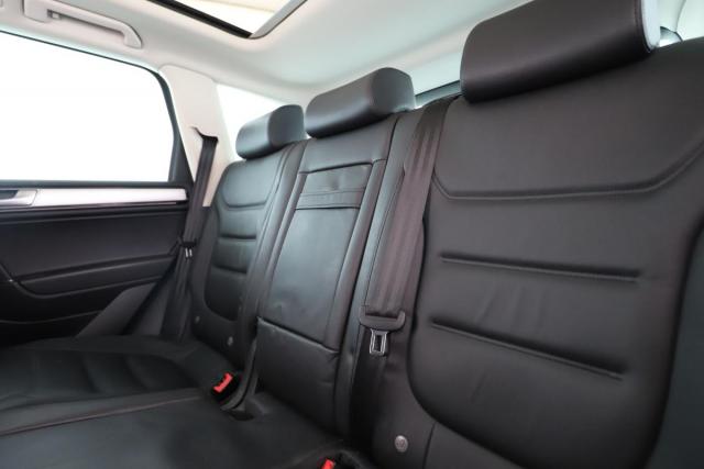 Volkswagen Touareg image 8