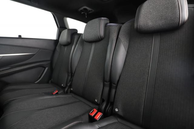Peugeot 5008 image 1