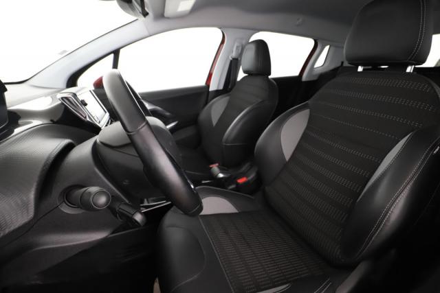 Peugeot 2008 image 9