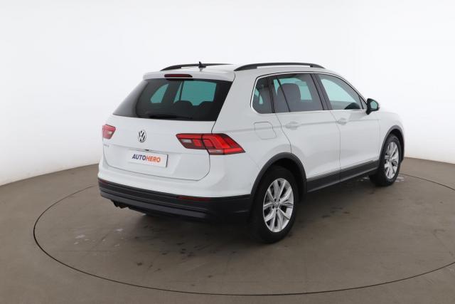 Volkswagen Tiguan image 8