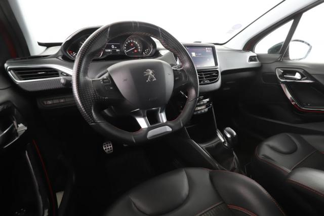 Peugeot 208 image 8