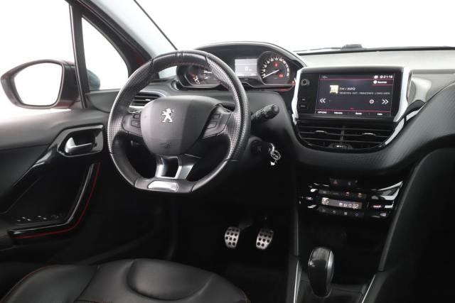 Peugeot 208 image 7