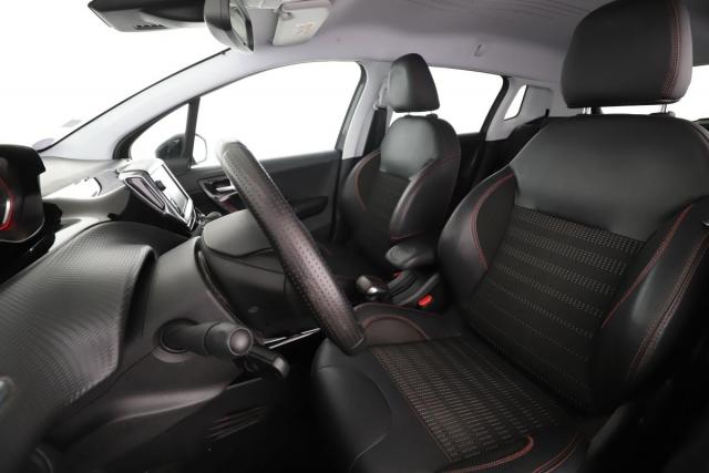 Peugeot 2008 image 7