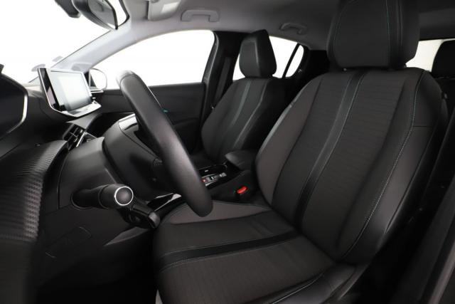 Peugeot 208 image 6