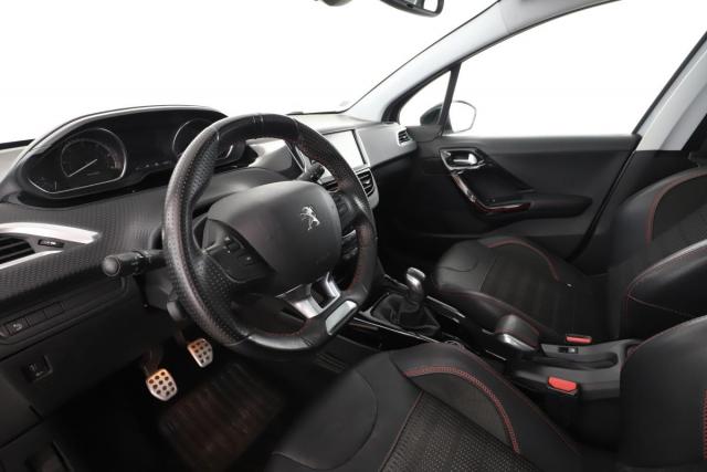 Peugeot 2008 image 3