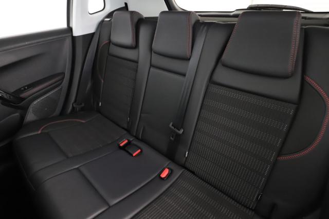 Peugeot 2008 image 2