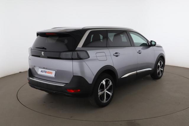Peugeot 5008 image 1